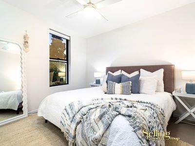 7 Marina Court, Hope Island
