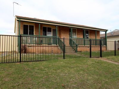 7 AROO STREET, South Bathurst