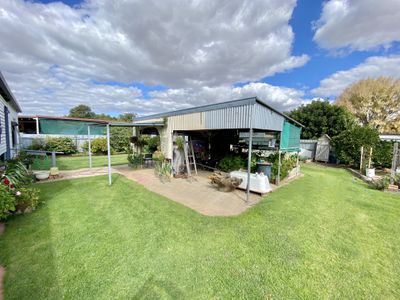 12 Greaves Crescent, Deniliquin