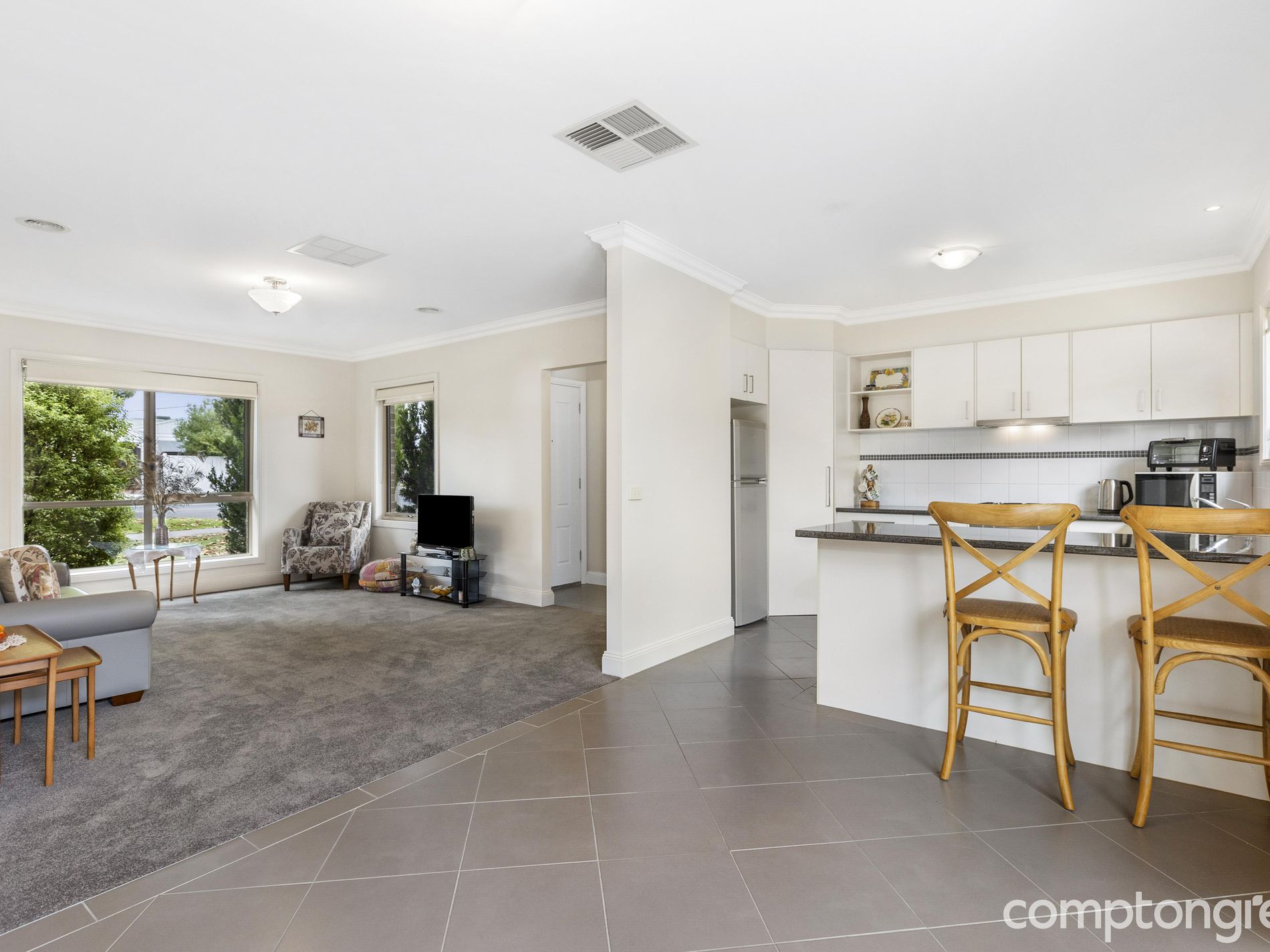 1 / 96 Roslyn Road, Belmont