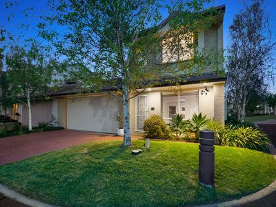 18 The Boulevard, Patterson Lakes