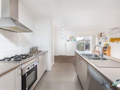 9 Mingay Close, Truganina