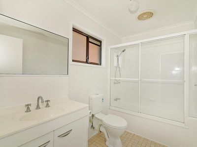 4 / 4 Amie Court, Springwood