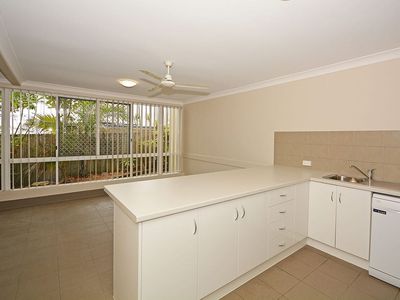 2 / 184 Torquay Road, Scarness