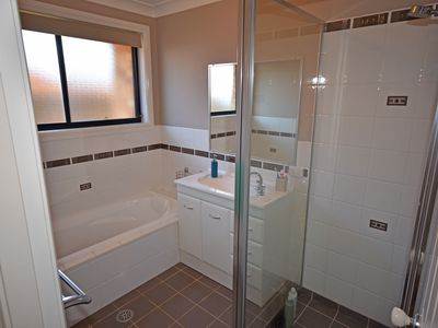 6 Cardiff Arms Avenue, Dubbo