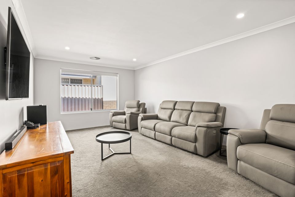 19 Calamocha Way, Piara Waters