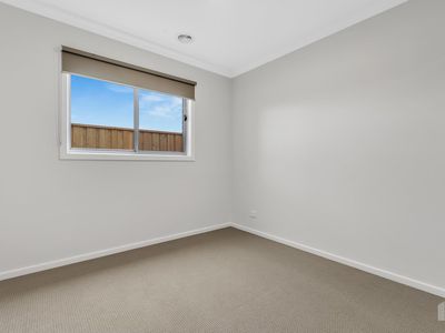 9 Riveting Road, Wyndham Vale