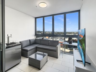 1077 / 16 Hamilton Place, Bowen Hills