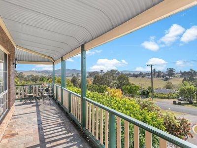 6 Blue Gum Drive, Aberglasslyn