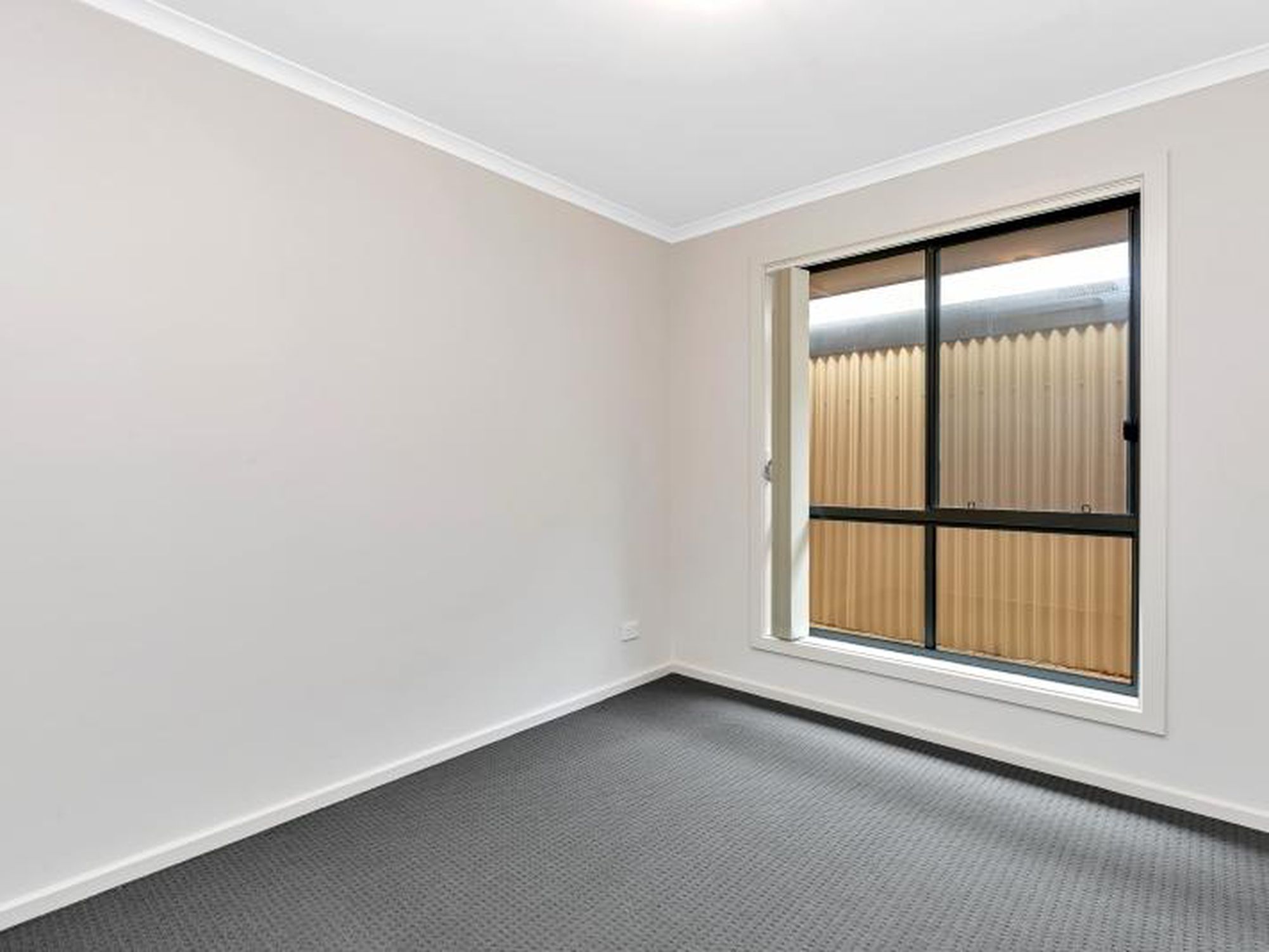 2 / 54 Trimmer Parade, Woodville West