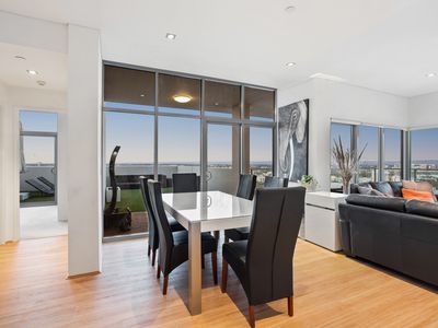 2201 / 237 Adelaide Terrace, Perth