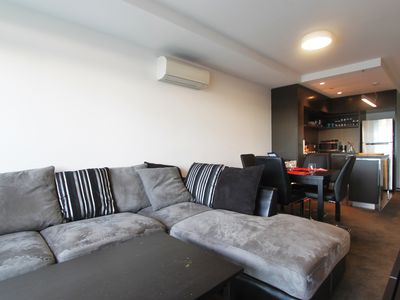 909B / 8 Grosvenor Street, Abbotsford