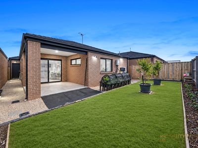 19 Sparland Street, Manor Lakes