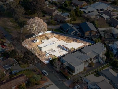 2 / 8 Aurora Close, Mawson