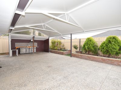 22 Irvine Parade, Hammond Park