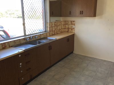 4 / 32 Hoskins Avenue, Kemblawarra