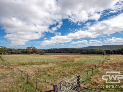 618 Coopers Road, Red Range