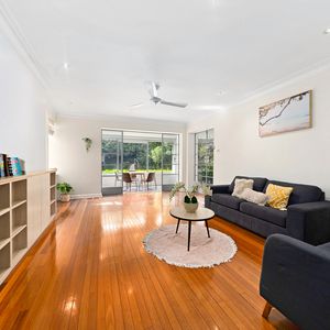 1 / 3 Eastbourne Road