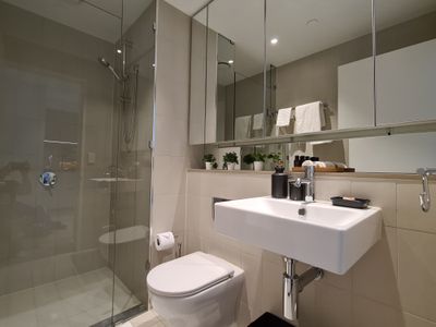1609S / 889 Collins Street, Docklands