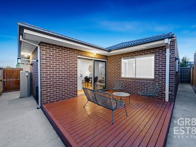 2 Catees Street, Clyde North