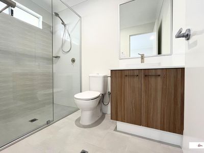 12 Oxley Street, Lakelands