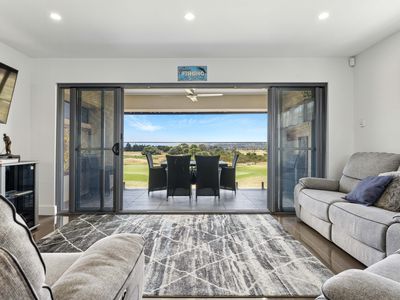 37 / 55 The Vines Drive, Normanville