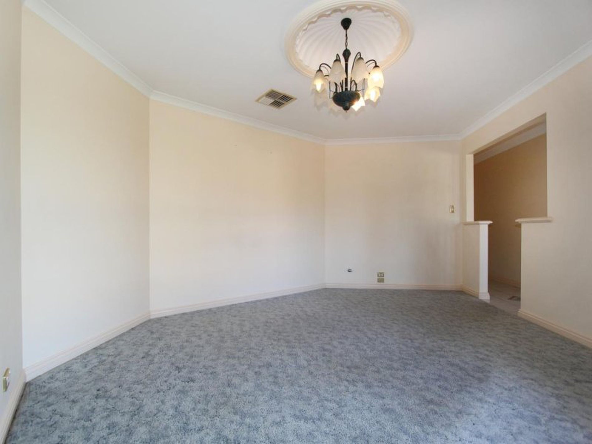 4 McGillivray Crescent, Somerville