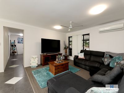 6 Eric Drive, Blackstone
