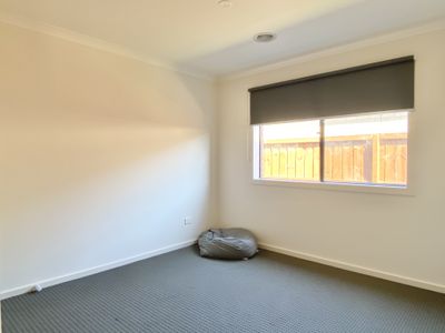 7 Buttermint Crescent, Manor Lakes