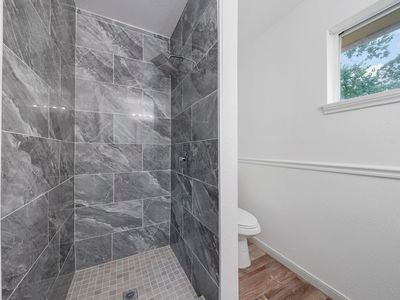 5010 Riverview Drive, Alvin, TX, International