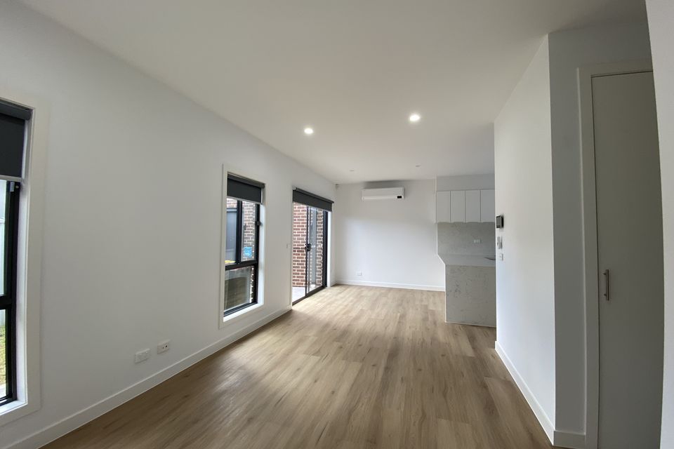 2 / 1 Sycamore Street, Hoppers Crossing