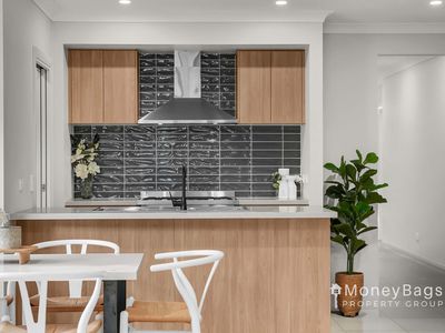 102 Bloomfield Esplanade, South Maclean