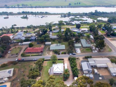 2 Diamantina Court, Riverglades