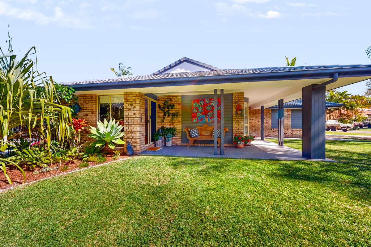 1 Feathertail Court, Tewantin