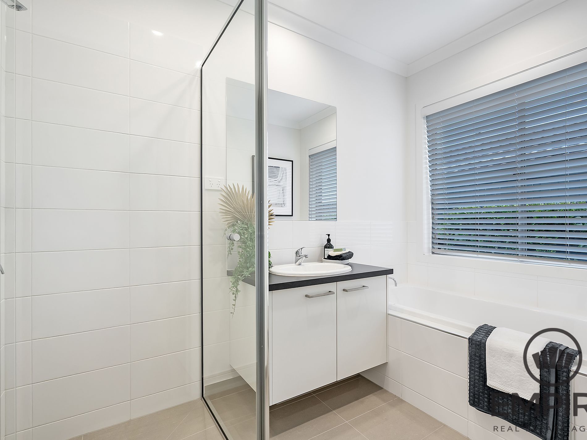 47 Centenary Boulevard, Officer South