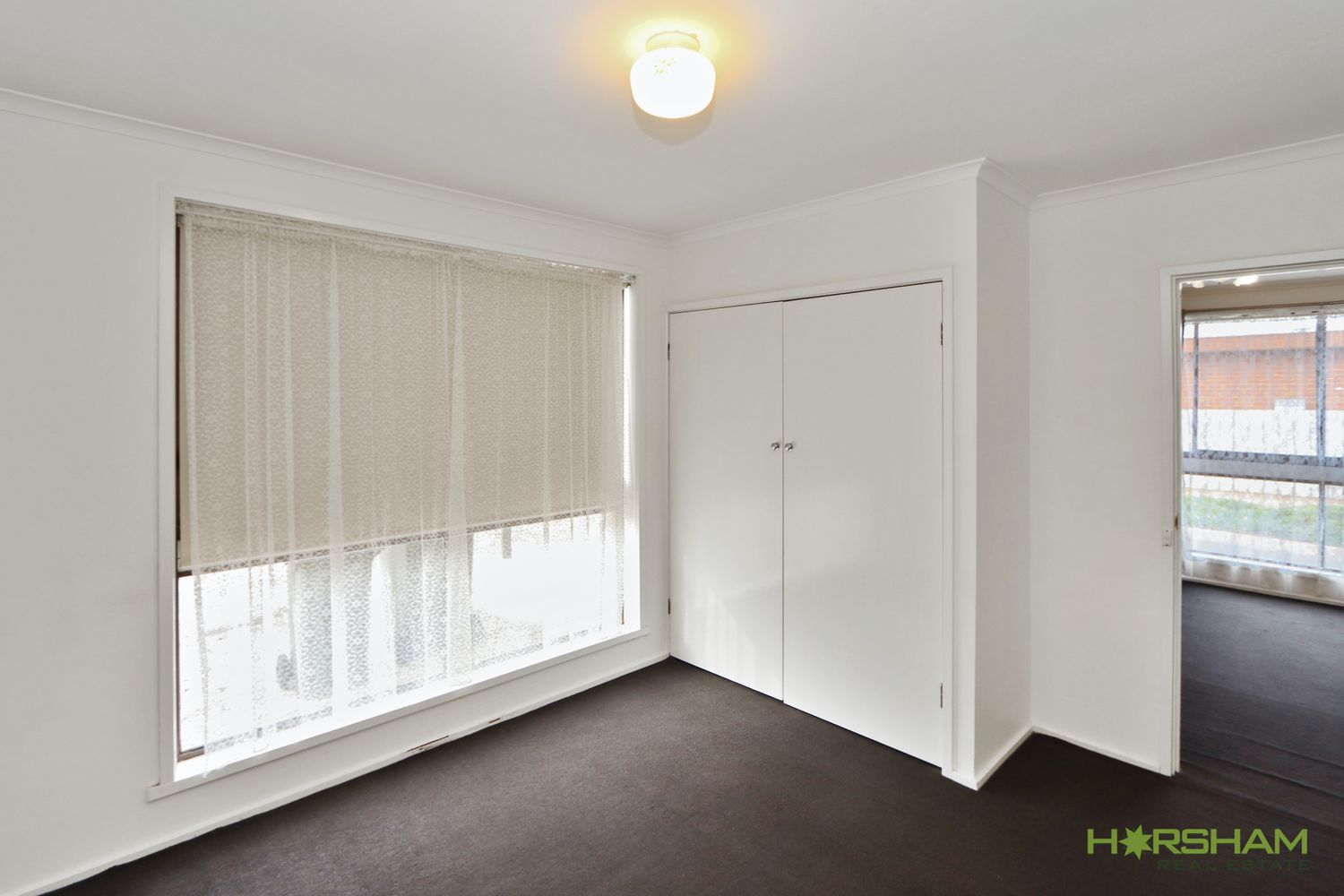 1 / 15 Schwarz Avenue, Horsham