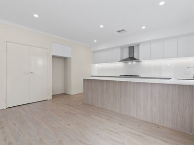 21 Corbett Way, Booragoon