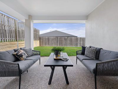 9 Longstaff Crescent, Pimpama