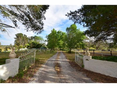 1869 Torrens Valley Road, Mount Pleasant