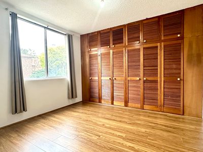 10 / 11 Queens Road, Westmead