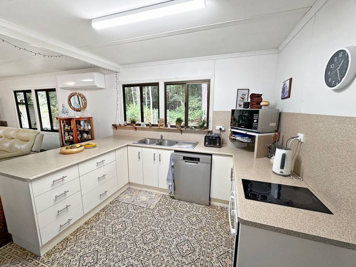 24 Willetts Road, Atherton