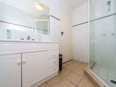 196 Oxley Drive, Coombabah