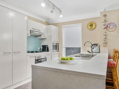 15 Bayview Avenue, Haywards Bay