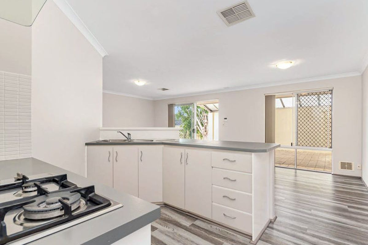 15 Lithgow Drive, Clarkson