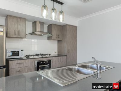 18 Packer Rise, Hammond Park
