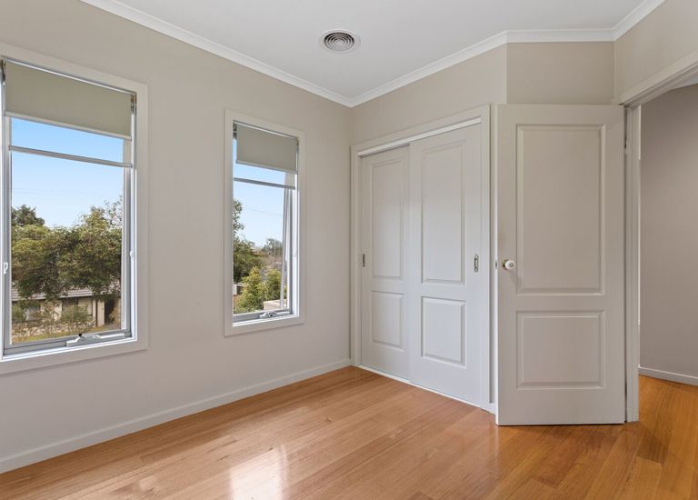 2 / 1 Sylvan Crescent, Ashwood