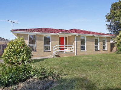 6 Clydesdale Crescent, Belmont