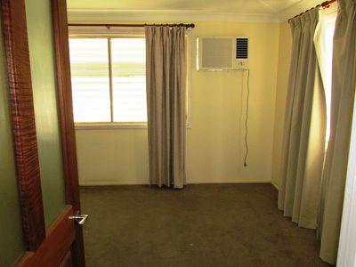 1 Robin road, Longreach