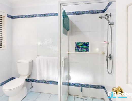 Spacious Home Offering Privacy, Pool & Side Access image 18