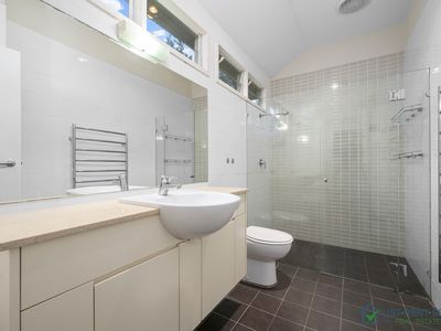 3 Gladys Avenue, Frenchs Forest